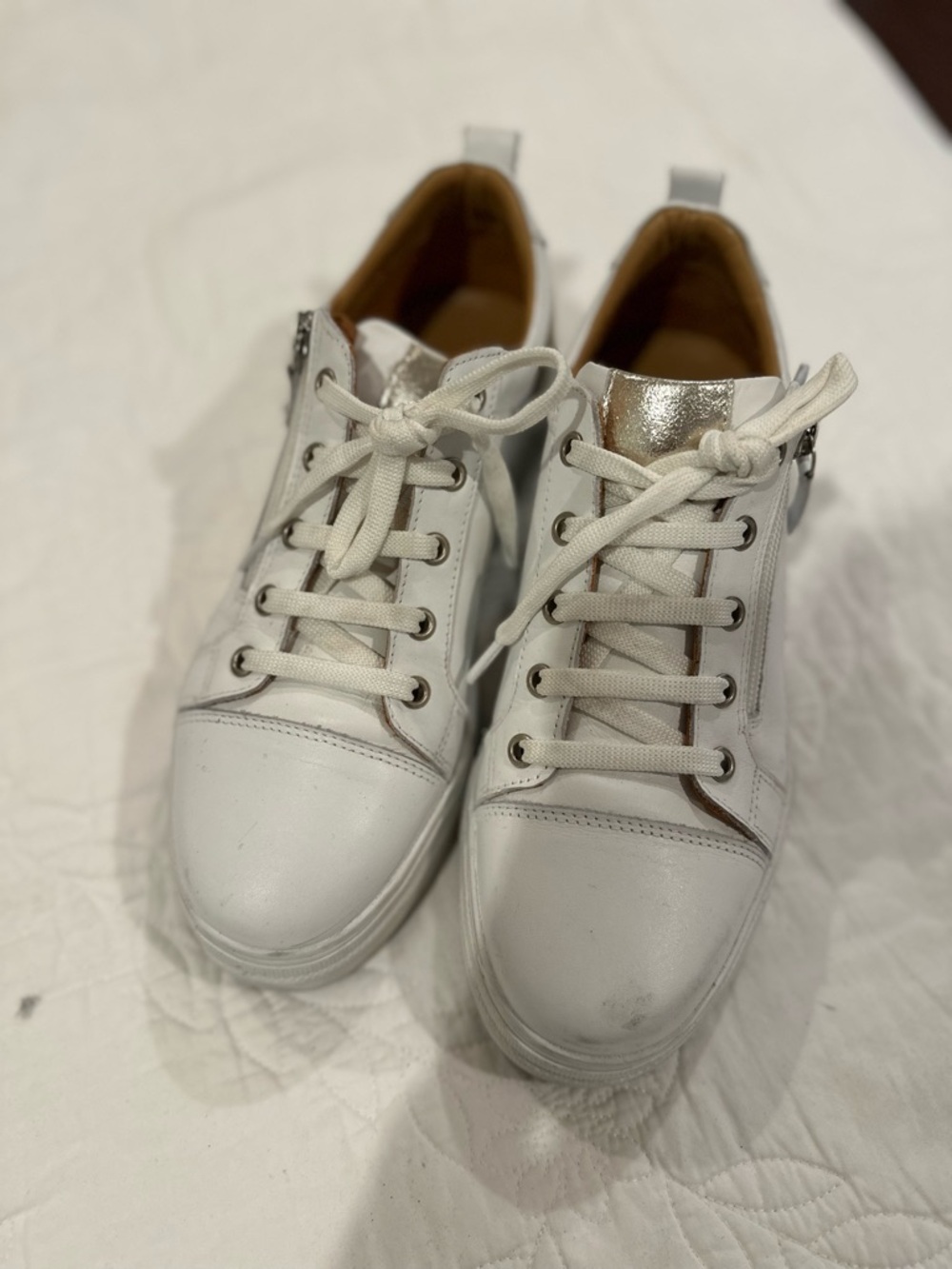 White Leather Low-Top Sneakers with Metallic Accent